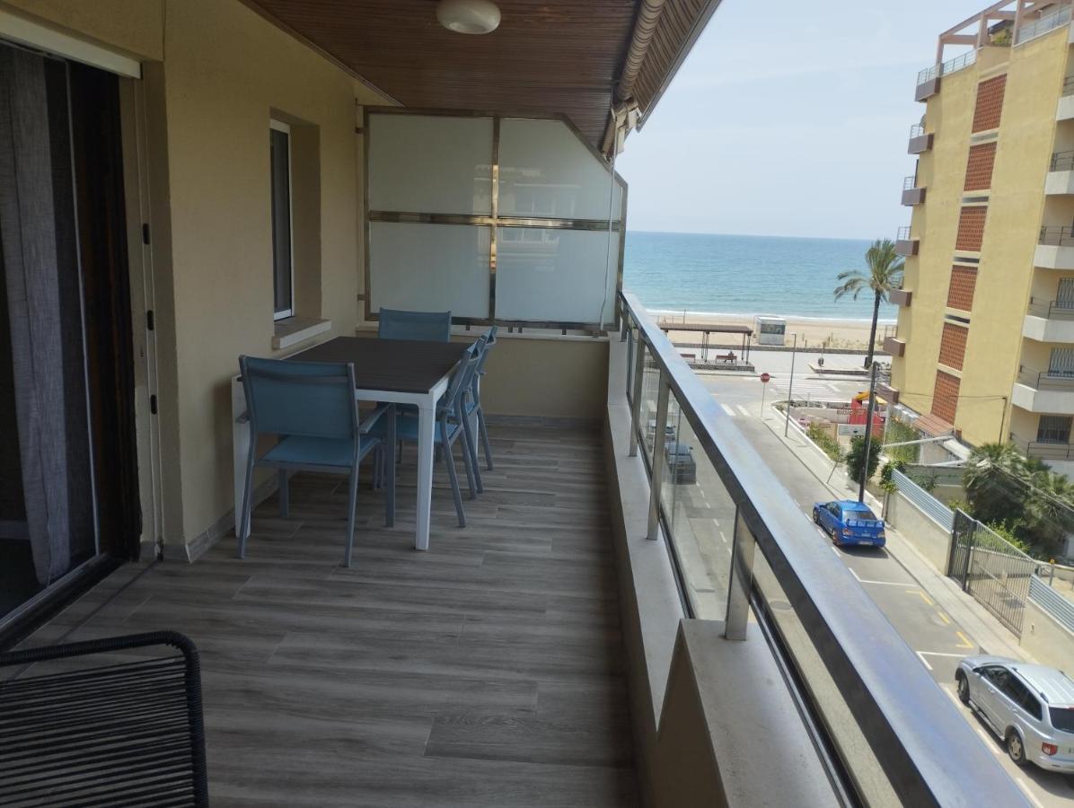 Atico Frente Al Mar Con Parking Para 5 Personas Apartment Calafell Exterior photo