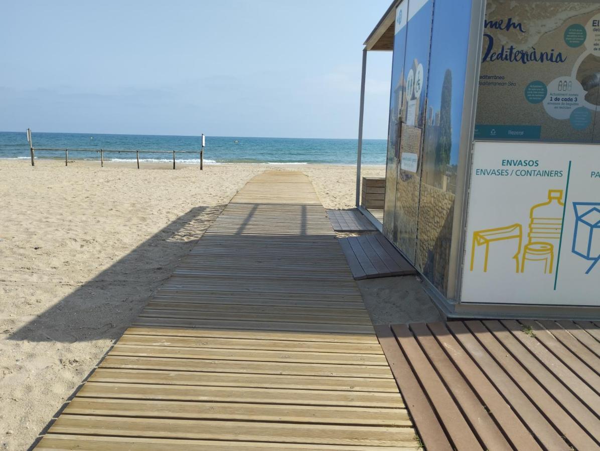 Atico Frente Al Mar Con Parking Para 5 Personas Calafell Exterior photo